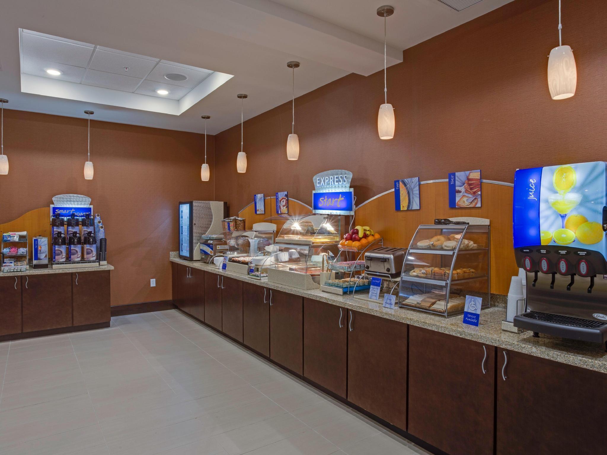 Holiday Inn Express Hotel & Suites Orlando East-Ucf Area By Ihg Alafaya Eksteriør bilde